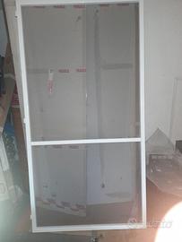 zanzariera a porta battente