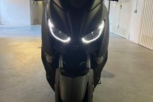 Yamaha X-Max 400