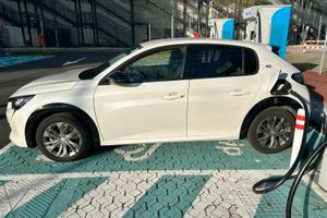 Peugeot 208 elettrica 2ª serie Allure luglio 2022