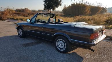 BMW 320i cabrio e30