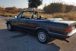 BMW 320i cabrio e30