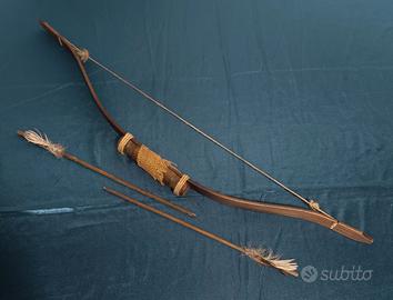 Arco decorativo in legno con frecce NON funzionant