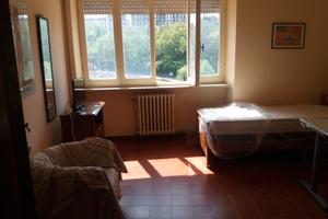 Ampie, luminose stanze mobiliate