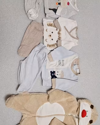 Lotto abbigliamento  per neonato
