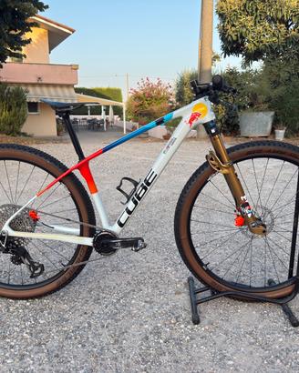 Cube C62 SLX 2025 tg S peso 8.8 KG