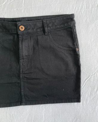 Minigonna nera in denim taglia M