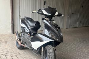 Aprilia SR 50 Factory a liquido