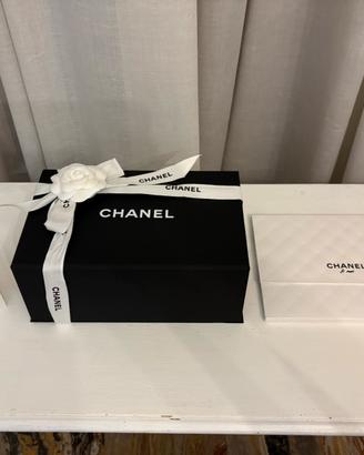 Scatola Chanel originale con fiocco