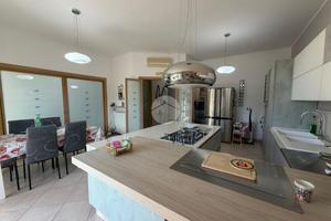5 LOCALI A NAPOLI