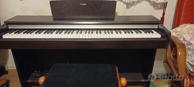 Pianoforte digitale Yamaha Arius YDP-142