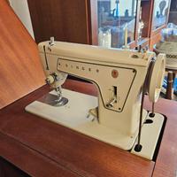 Macchina da cucire Singer anni '70 con mobile