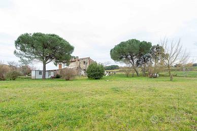 Casa indipendente di 333 m² con più di 5 locali e 