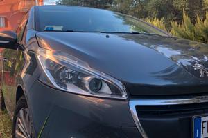 Peugeot 208 - cinghia e altro fatti in casamadre