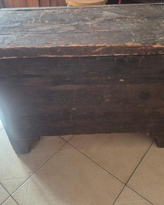 antica cassapanca in legno i