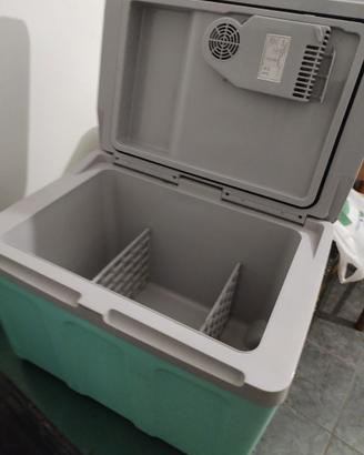 FRIGO CON CARICA 12 VOLT/ACCENDISIGARI-QUASI NUOVO