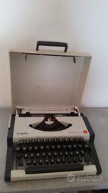 Macchina da scrivere portatile Olympia