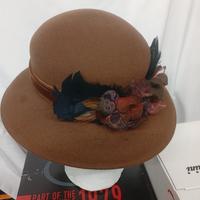 Cappelli donna in lana marroni