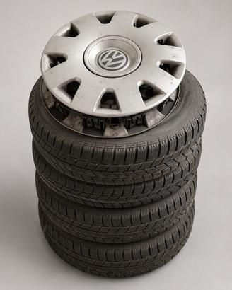 4 Pirelli Invernali 195/65 R15 con Cerchi VW