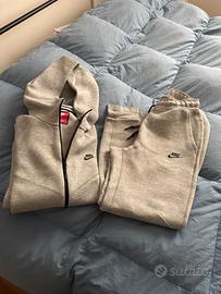 Tuta Tech Nike GRIGIA