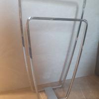 Porta Asciugamani  in acciaio da terra verticale