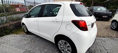 Toyota Yaris 1.0 5 porte Active