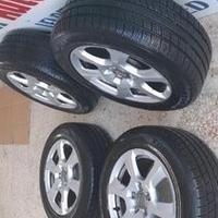 Cerchi in lega e gomme da neve Audi a 4