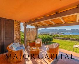 Porto Rotondo | Elegante trivano vista mare
