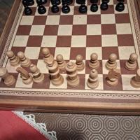 Scacchiera e dama in legno 