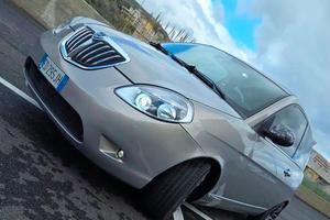 Lancia ypsilon 2010 platino