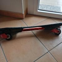 skateboard su 2 ruote 