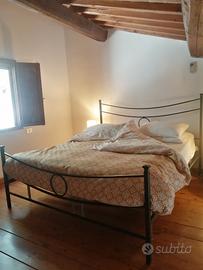 struttura  in ferro con testiera 