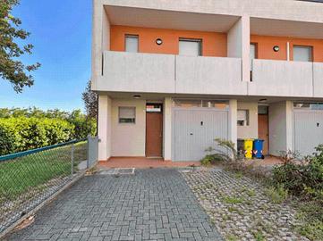 Villetta a schiera di 150 m² con 4 locali e box au