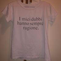 T-shirt con frase