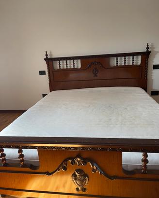 Letto e materasso matrimoniale