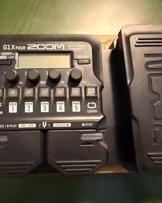 Pedaliera ZOOM G1X FOUR