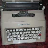 Macchina da scrivere Olivetti lettera 35
