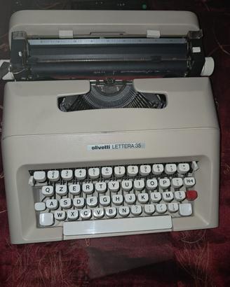 Macchina da scrivere Olivetti lettera 35