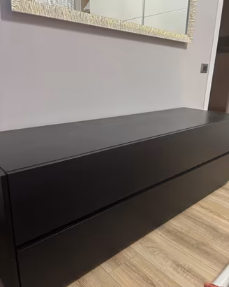 Comò in rovere nero