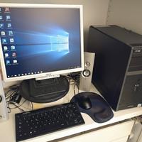 Computer PC Desktop fisso con schermo