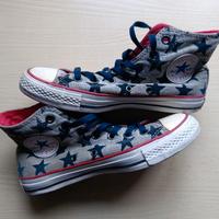 Scarpe Converse a stelle