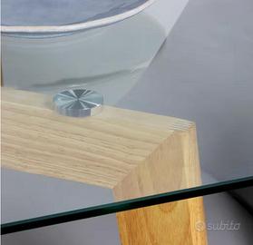 Tavolo da sala con top in vetro e gambe in legno