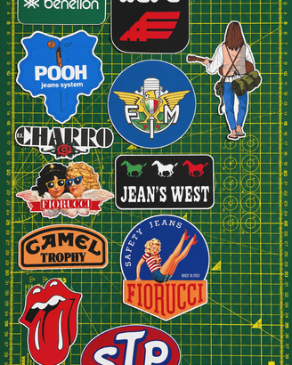 Set di N.12 adesivi Vespa e moto tipici anni 90.