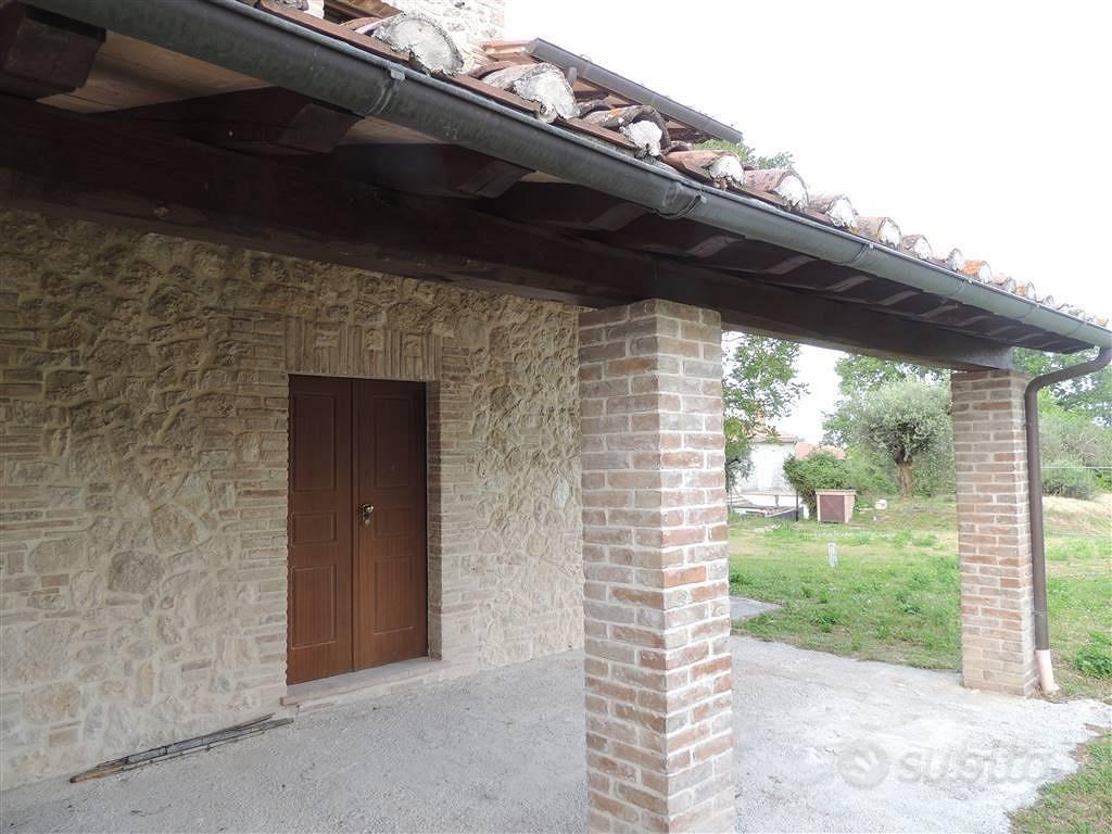 Rustico / Casale di 470 m² con più di 5 locali a A - Vista 5