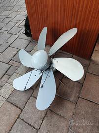 ventola da soffitto con lampada