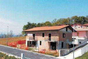 Appartamento di 137 m² con più di 5 locali e box a