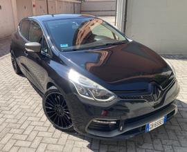 RENAULT Clio IV RS Trophy 220CV EDC elaborata