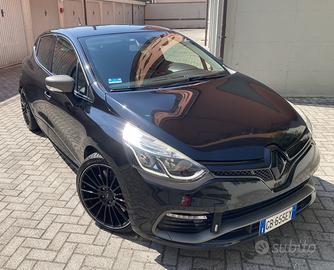 RENAULT Clio IV RS Trophy 220CV EDC accessoriata