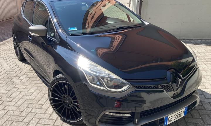 RENAULT Clio IV RS Trophy 220CV EDC elaborata