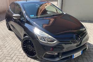 RENAULT Clio IV RS Trophy 220CV EDC elaborata