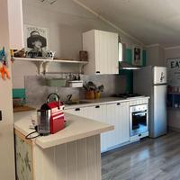 cucina ad angolo completa di elettrodomestici